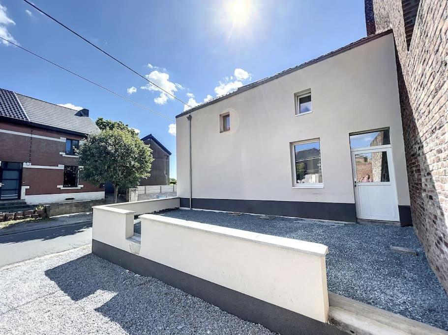 20 Brussels-charleroi-airport *